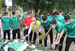 Serik Belediyesporlu futbolcular Ali Aksu'nun mezarını ziyaret etti