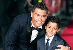 Ronaldo'dan müthiş frikik golü!
