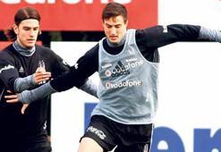 "Atınç ve Mitrovic bana sarsak geliyor"
