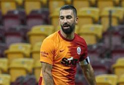 Galatasaray haberi: Arda Turan 1 yıl daha kalıyor
