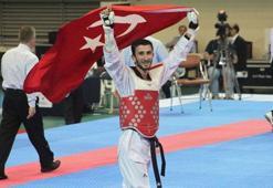 Şampiyon sporcular basınla buluştu