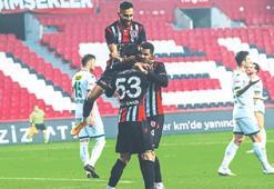 Samsunspor Bursaspor'un umutlarını bitirdi
