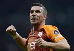 'Podolski'nin yerine 2 santrafor'