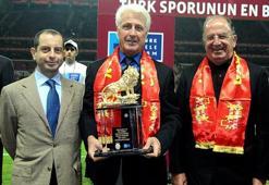 Galatasaray'ın eski kalecisi Nihat Akbay hayatını kaybetti