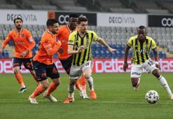 Fenerbahçe'ye kaybeden Başakşehir, ateş hattından çıkamadı