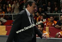 Taraftarlar ile Ergin Ataman arasında gerilim!