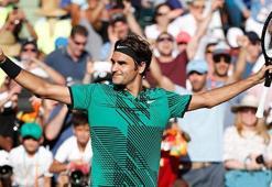 Roger Federer yarı finalde
