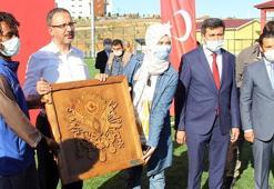 Bakan Kasapoğlu, gençlerle ve Boks Milli Takımı'yla bir araya geldi