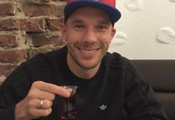 Selim Ay, Lukas Podolski'ye "Çay" göndermesinde bulundu!