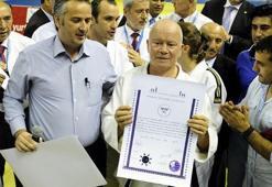 24 saat aralıksız judo yaptı