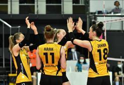 VakıfBank, Fenerbahçe Opet'e set vermedi: 3-0