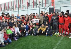 Öğrencilerden Eskişehirspor'a ziyaret