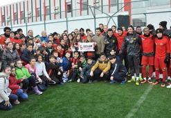 Eskişehirspor'a öğrencilerden moral ziyareti