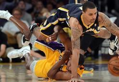 Kobe Bryant, Lakers'ı kurtaramadı: 77-79