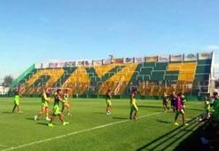 Futbolculara silahlı soygun