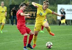 Kadın milli futbolcular Romanya'ya yenildi