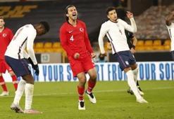 Hüseyin Türkmen acısına rağmen maça çıktı!