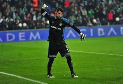 Fenerbahçeli futbolcular duvarları yumrukladı!