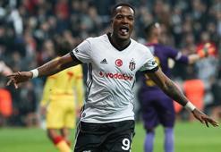 Everton, Cenk Tosun'u verip Larin'i almayı planlıyor