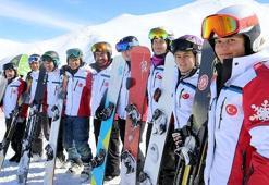Milli snowboardcular EYOF'ta madalya peşinde