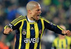 Alex gitti, kavga bitti mi!