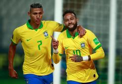 Neymar hat-trick yaptı, Brezilya'ya 3 puanı kazandırdı