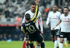 Dusko Tosic 'e üç koldan ceza yolda