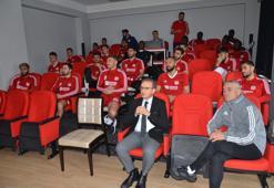 Sivasspor'dan takıma corona virüsü eğitimi