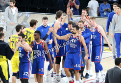 EuroLeague'de Türk derbisi heyecanı yaşandı