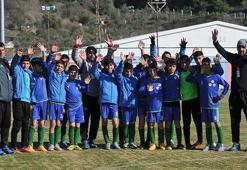 Suriyeli çocuklar İzmir U12 Cup'ta