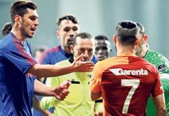 Cüneyt Çakır'dan flaş açıklama! Yasin Öztekin...
