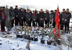Elazığspor kafilesi, Fethi Sekin'in mezarını ziyaret etti