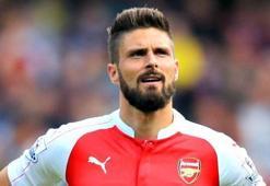 Arsenal'de üç imza birden
