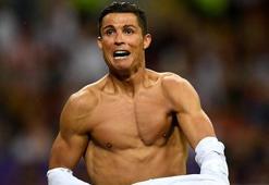 Ronaldo yakın arkadaşını on ikiden vurdu!