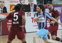 Trabzonspor'un efsane futbolcuları salona indi