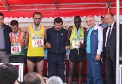 3250 atlet Çayırova'da yarıştı