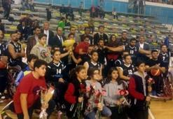 Basketbolda favoriler kolay kazandı