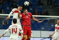 Merih Demiral ve Ozan Kabak, Artem Dzyuba'ya geçit vermedi