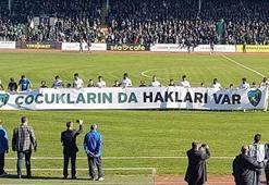 Kocaelispor'dan anlamlı pankart