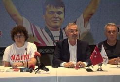 Naim Süleymanoğlu'nun film ve kitap tanıtım toplantısı yapıldı