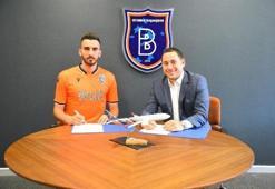 Başakşehir'den üç imza