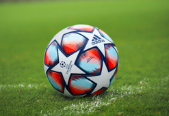 Adidas'ın ikonik topu UEFA Şampiyonlar Ligi'nde yıldız isimlere eşlik edecek!