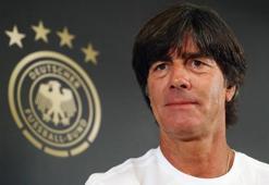 Löw Türkiye maçı sonrası 9 oyuncu değiştirdi