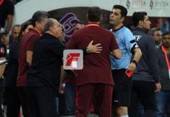 Kayserispor - Galatasaray maçında gerginlik! Kulübede kırmızı kart...