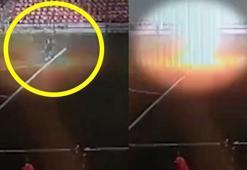 Rusya'da sahaya düşen yıldırım futbolcuya çarptı! İşte o anlar...