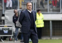 Ve Advocaat dümene geçti