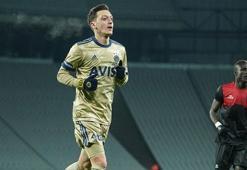 Mesut Özil'den taraftara mesaj