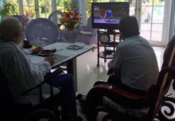 Fidel Castro tarihi maçı Evo Morales'le izledi