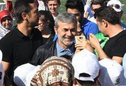 Aykut Kocaman, genç sporcularla buluştu