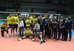 Fenerbahçe'de 2 sporcunun koronavirüs testi pozitif çıktı
